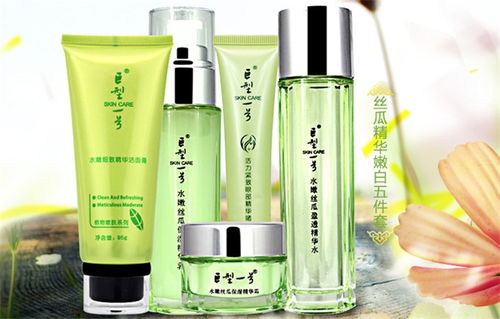 晨钟巨型一号化妆品产品图片 晨钟巨型一号化妆品店铺装修图片